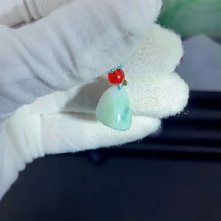 翡翠未镶嵌挂件片料