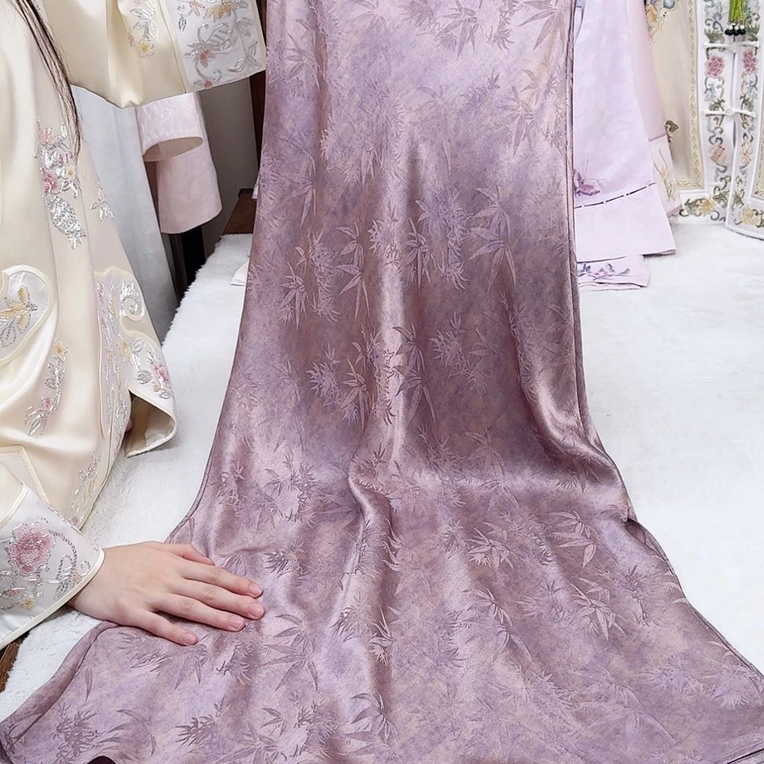 织绣烟紫色半身裙