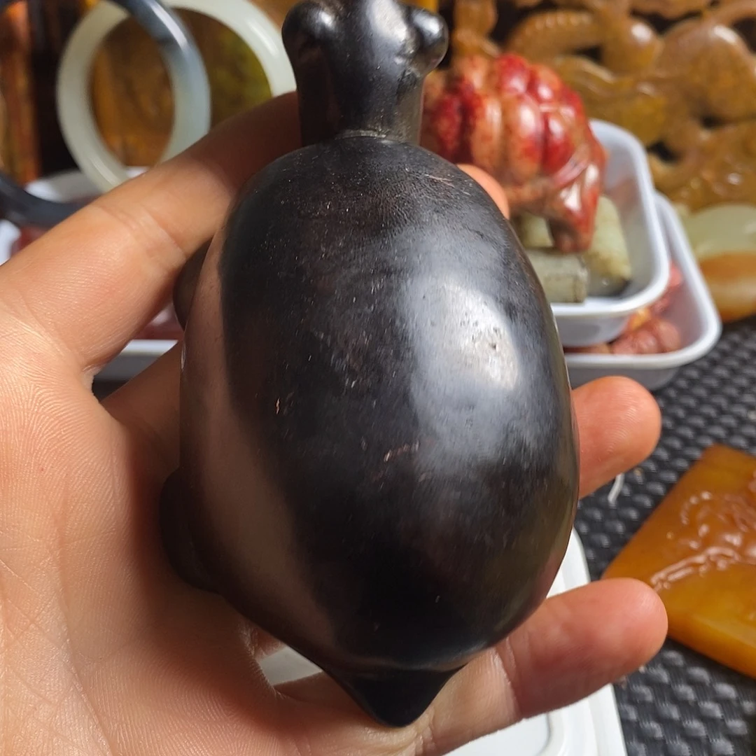 岫岩老玉（透闪石质玉）未镶嵌珠宝奇石