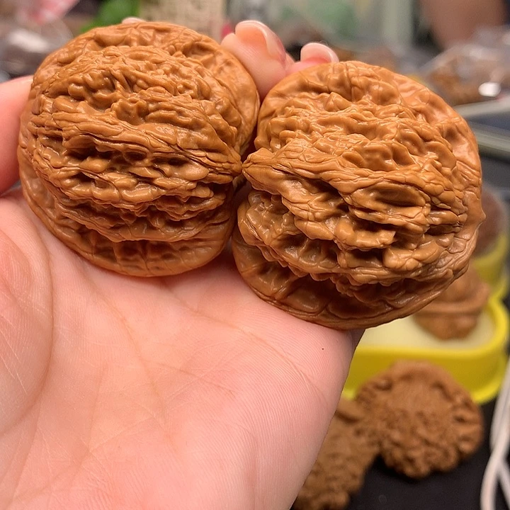 文玩核桃吊坠46狮虎