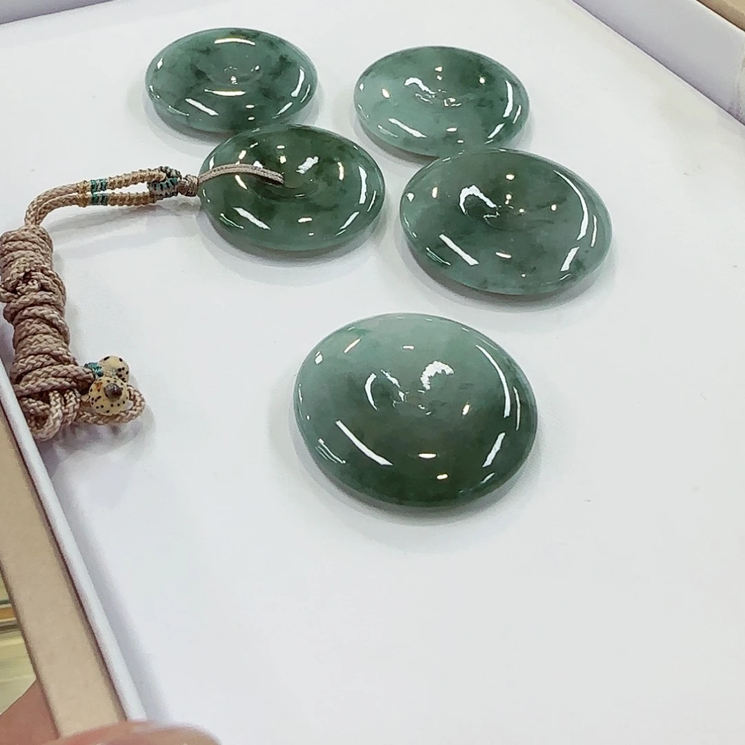 翡翠未镶嵌颈饰a172