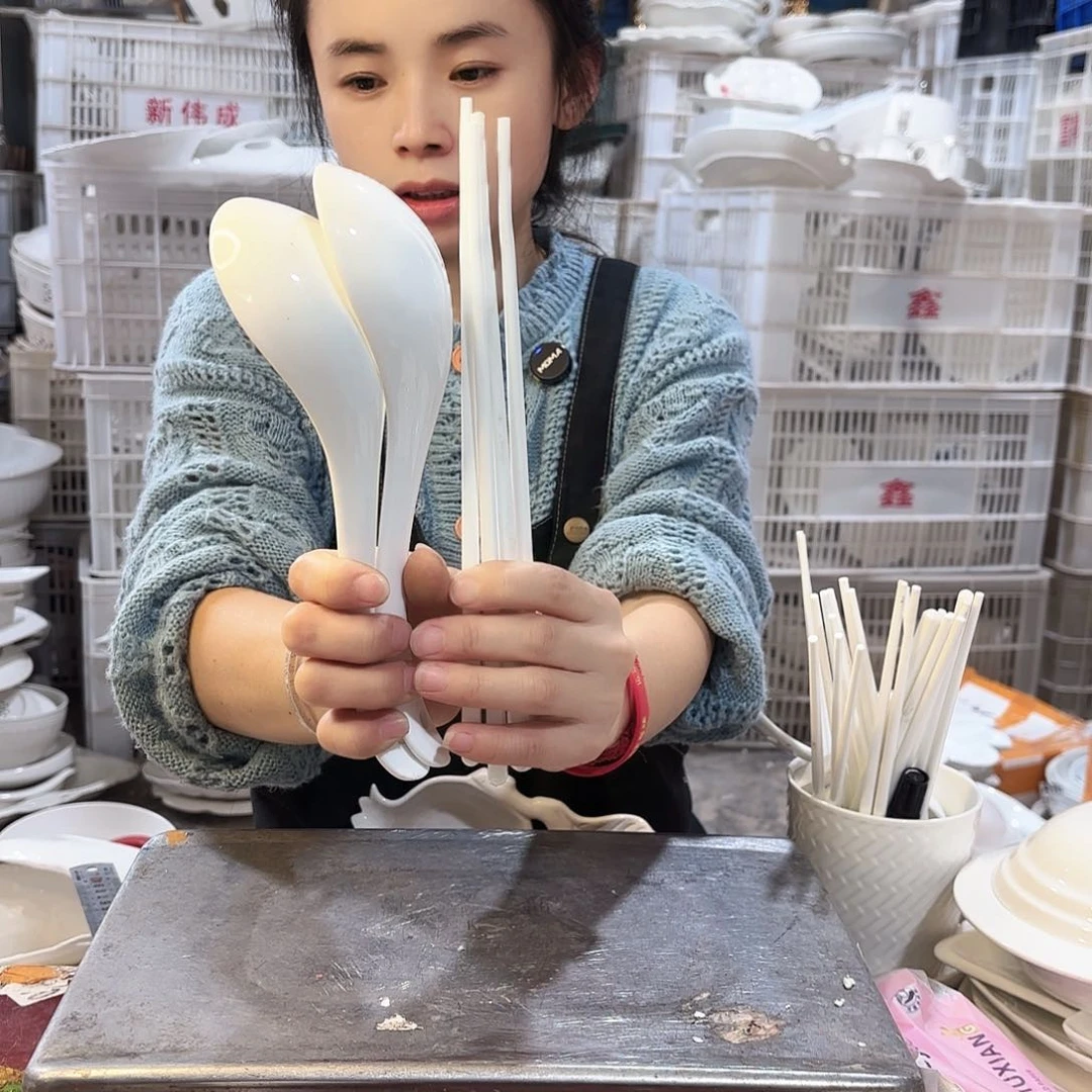 盘微瑕产品………十双筷子加两个汤勺