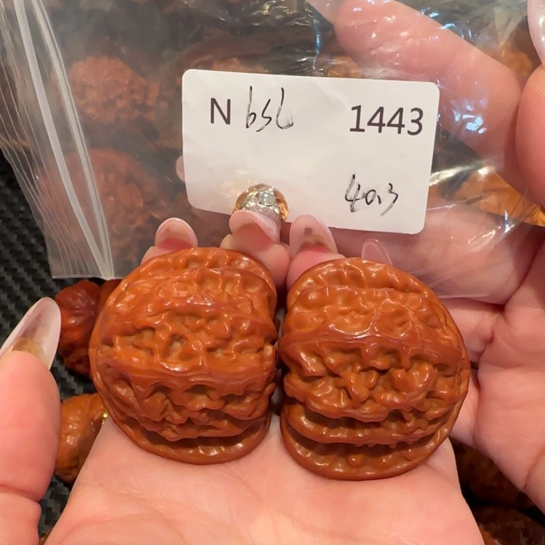 健***马吊坠文玩核桃白狮子40精品1443