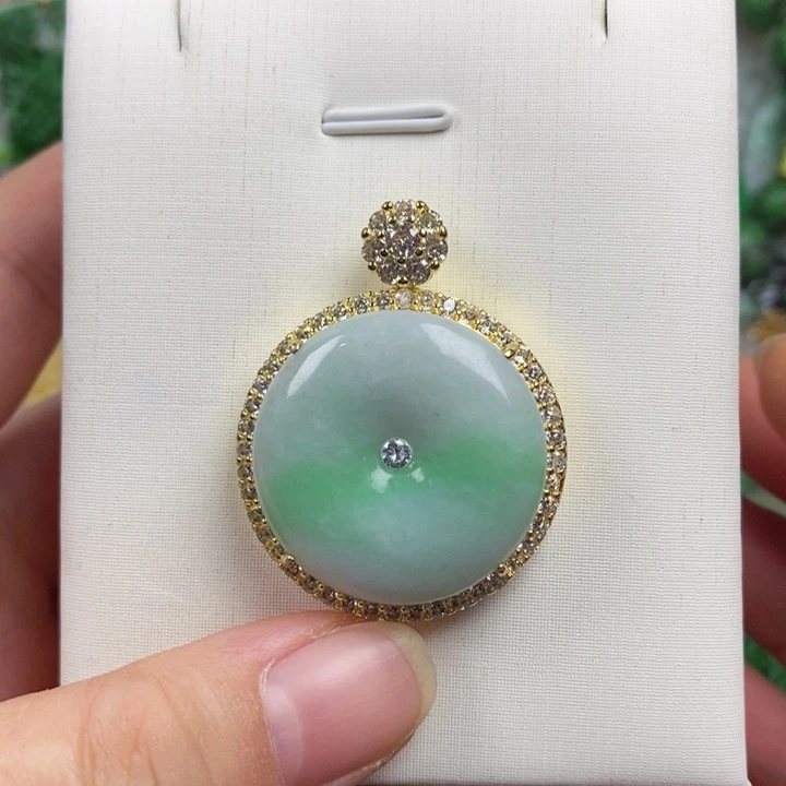 吊坠(赠链)未镶嵌翡翠