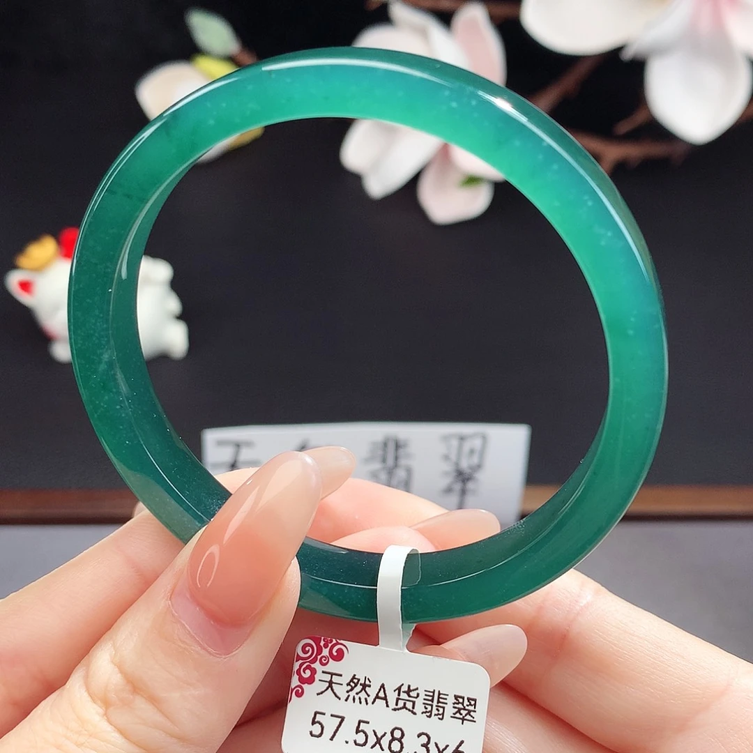 翡翠手镯（圆镯）未镶嵌