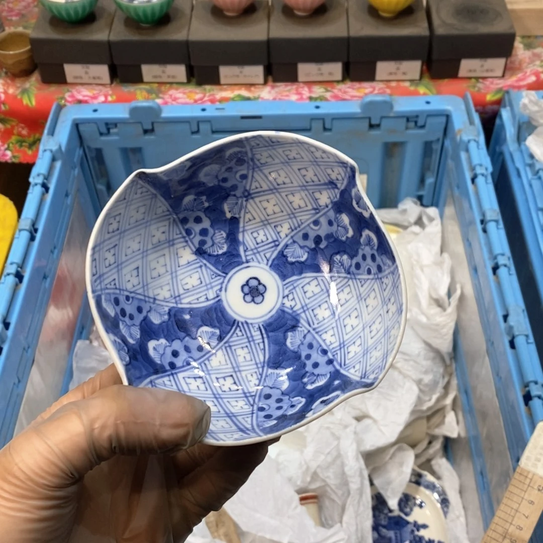 瓷片L****e李哈哈哈哈哈哈