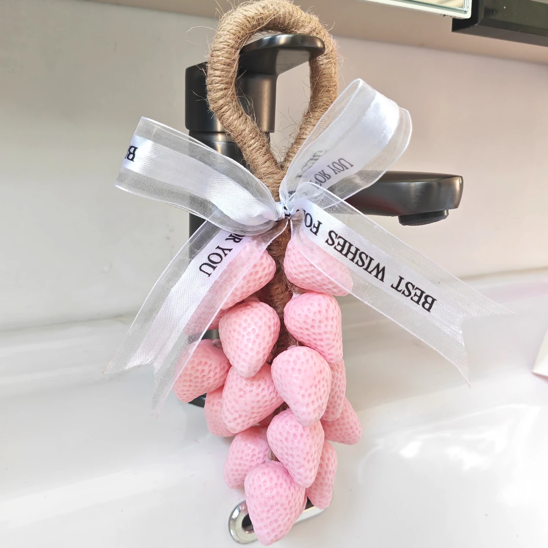 奶油草莓家用香皂整串纯手工香薰精油皂洗手持久留香高颜值伴手礼