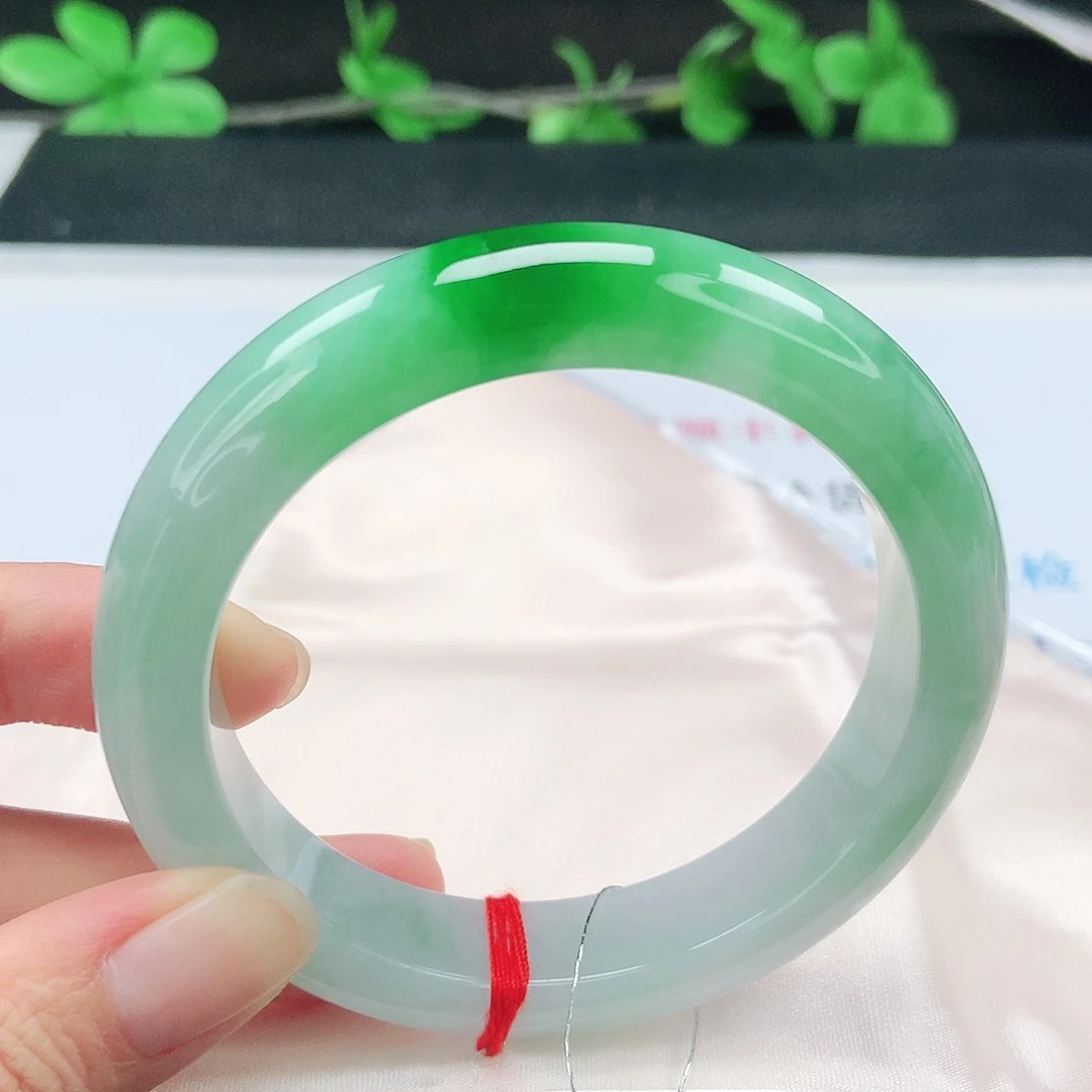 翡翠未镶嵌手镯58圈