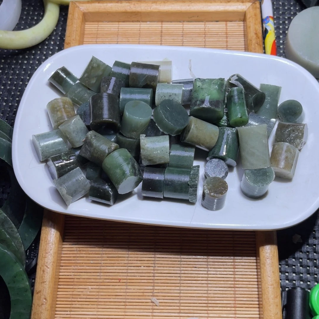 未镶嵌和田玉车挂