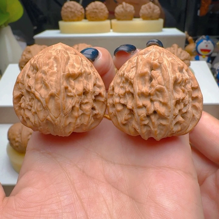 把件核桃38尺寸三角白