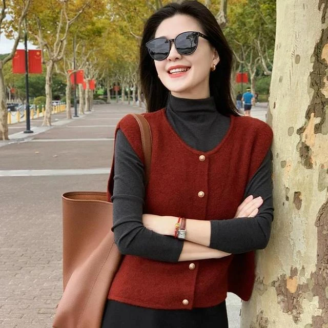 MOCO CHIC法式复古红色无袖针织马甲背心女秋冬高级感气质叠穿外