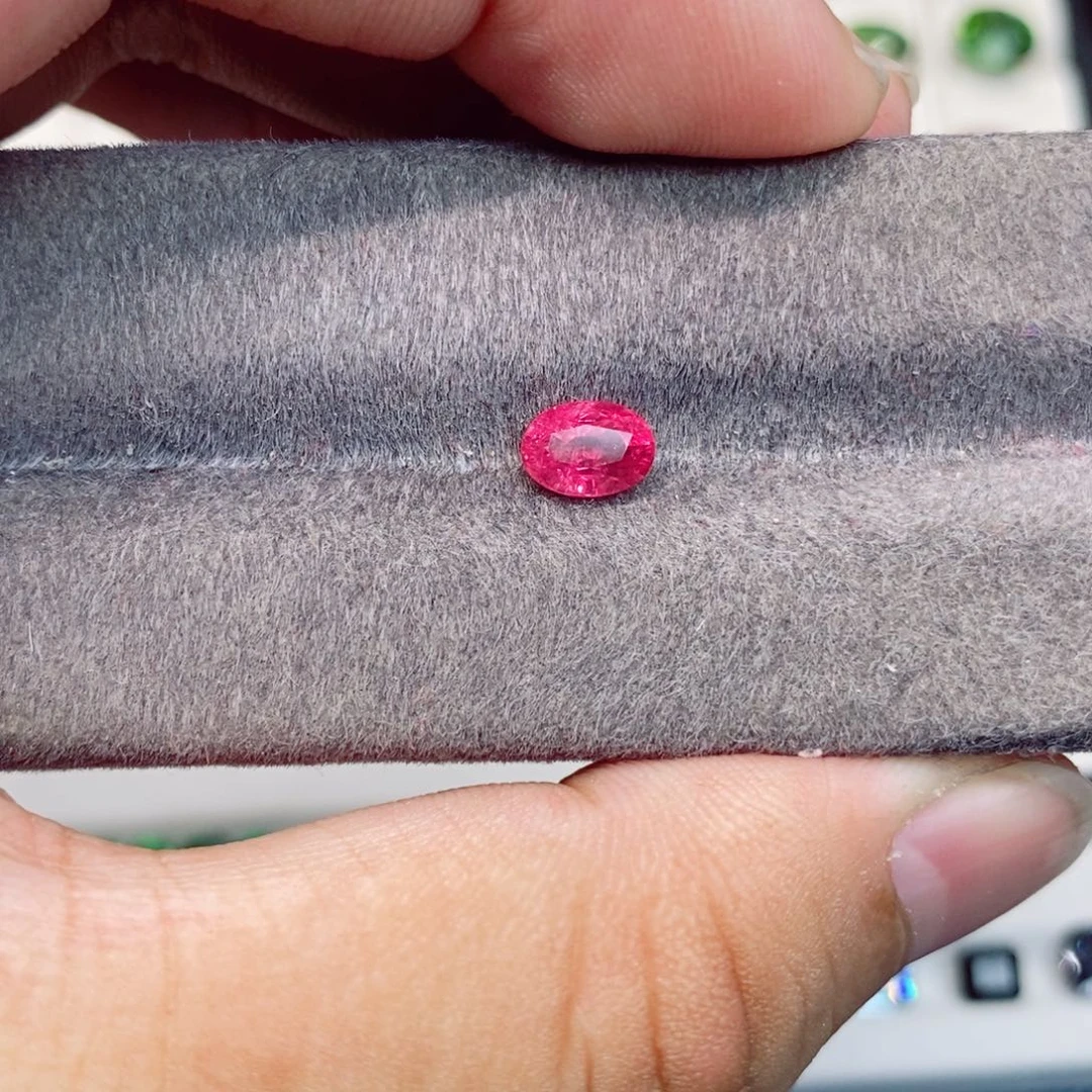 尖晶石裸石未镶嵌马亨盖尖晶石1.17克拉