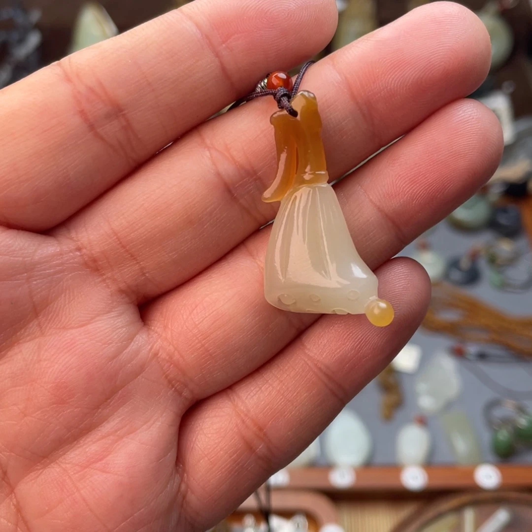 颈饰未镶嵌和田玉