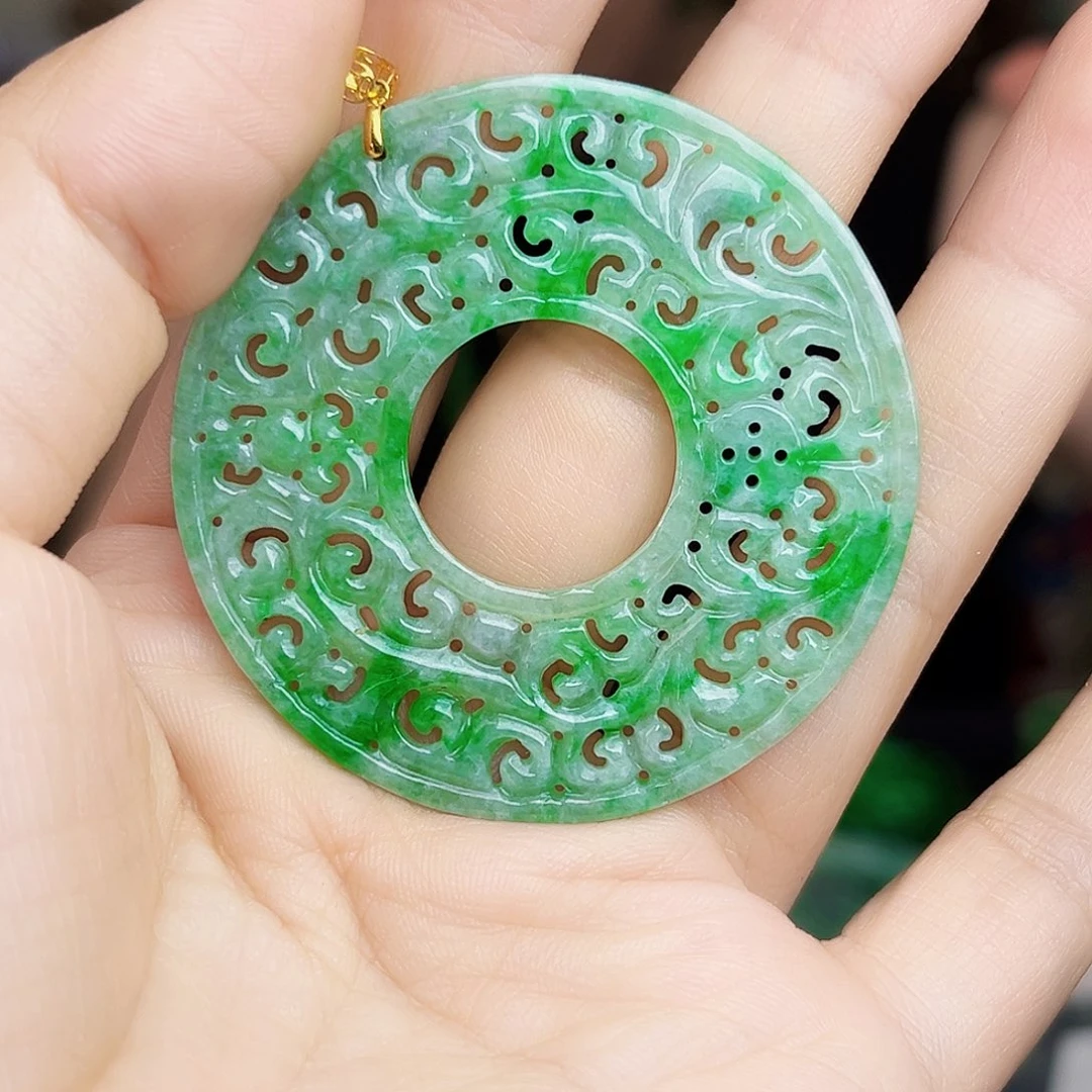 翡翠18K金镶嵌颈饰多样性