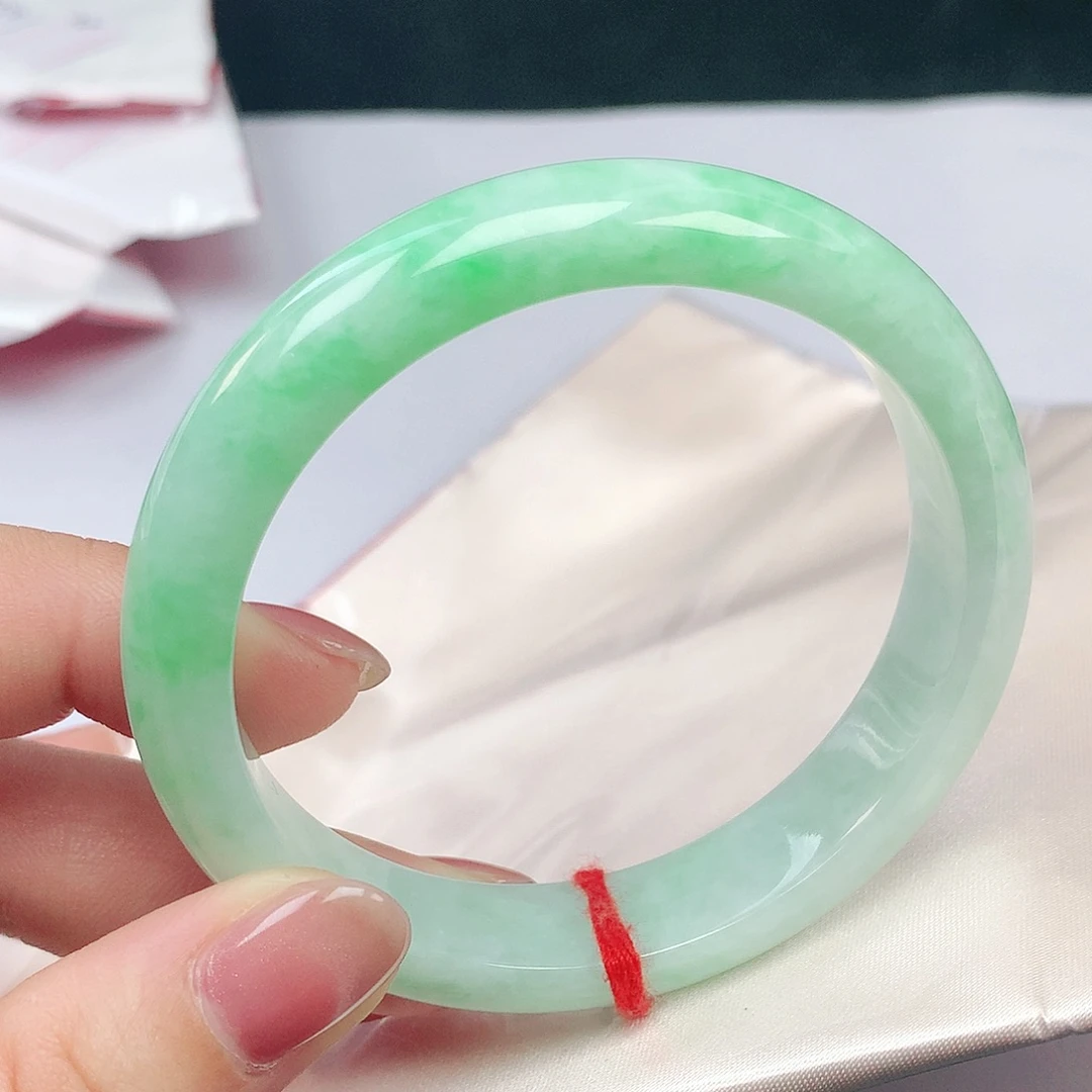 翡翠手镯未镶嵌56圈2547