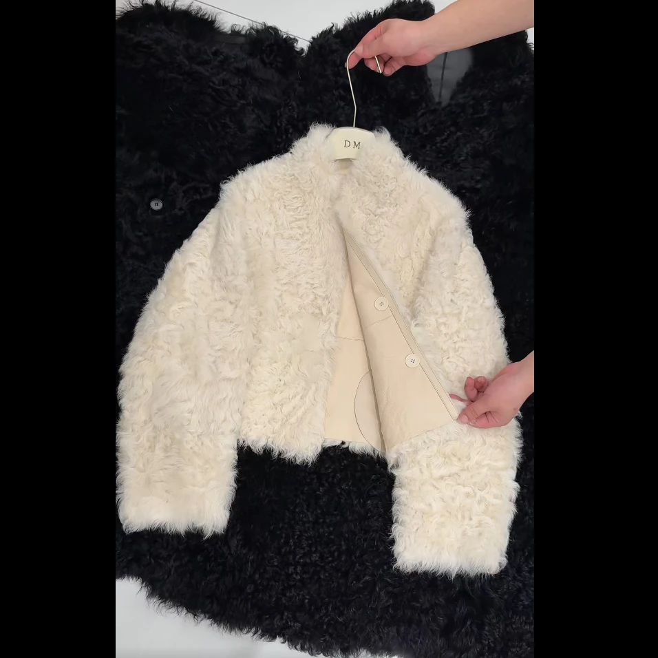 2025冬季新款韩版高级感羊羔毛保暖加厚外套女显瘦百搭短款上衣