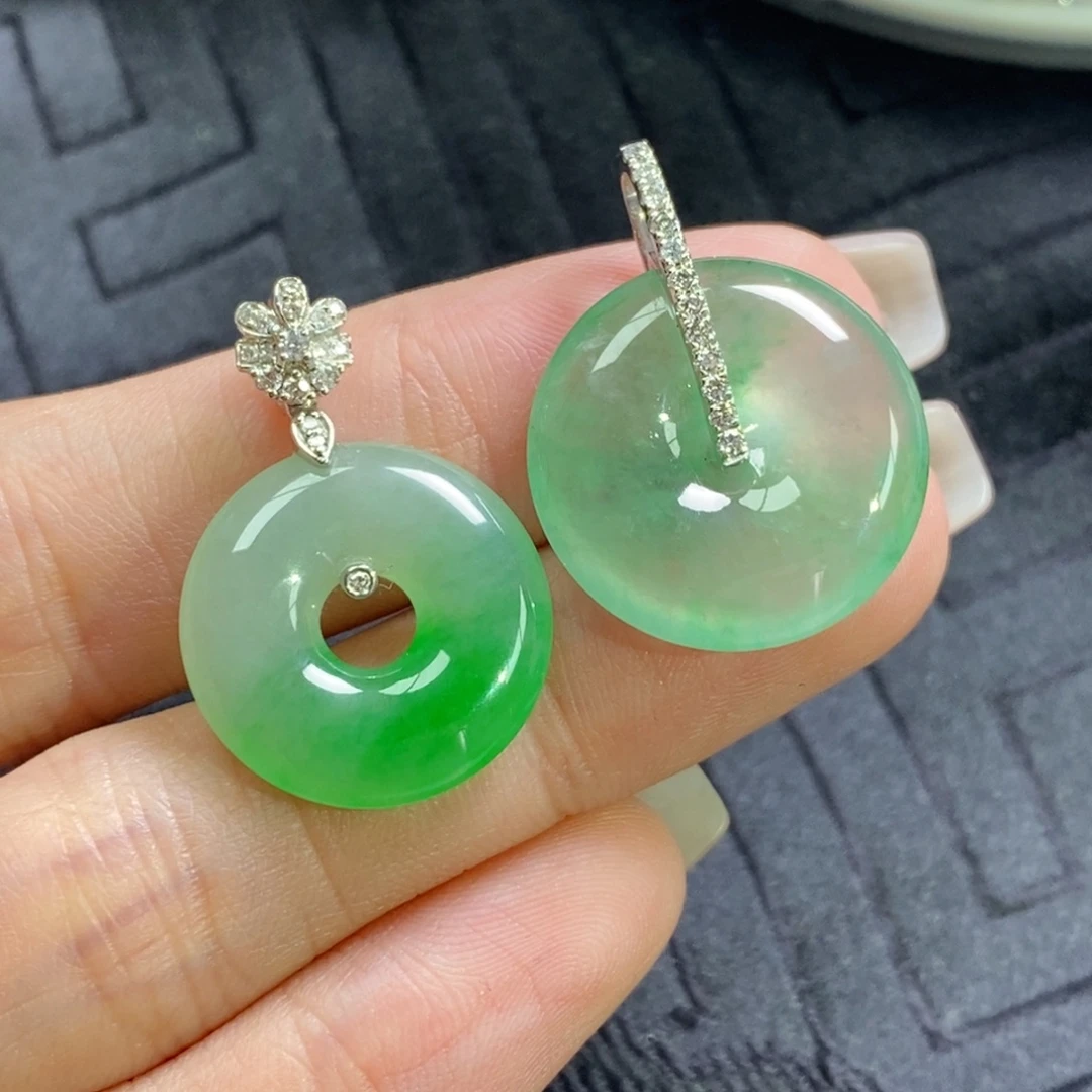 朵***卷吊坠(不含链)18K金镶嵌翡翠甜甜圈平安扣吊坠