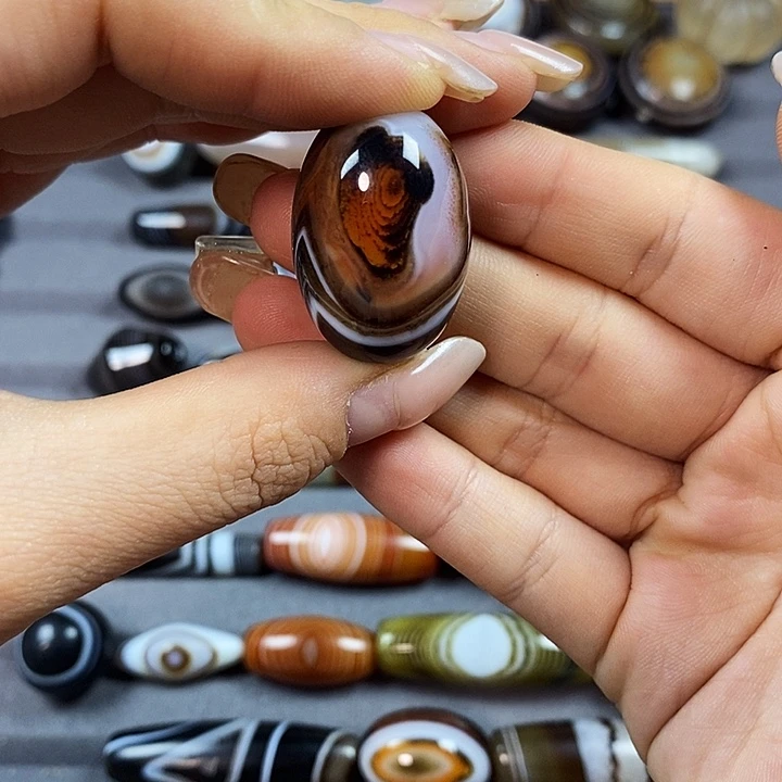 吉***天合金玛瑙/玉髓珠宝半成品