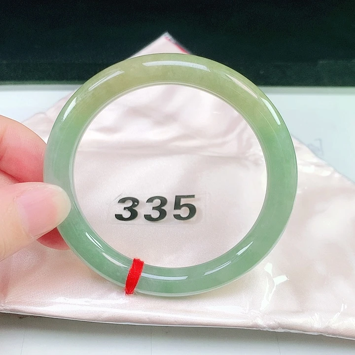 翡翠未镶嵌手镯（圆镯）335