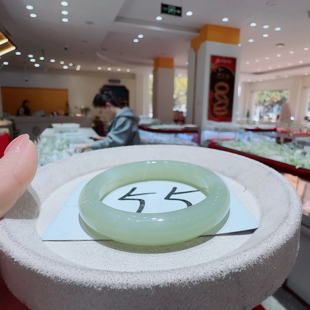 和田玉未镶嵌手镯193