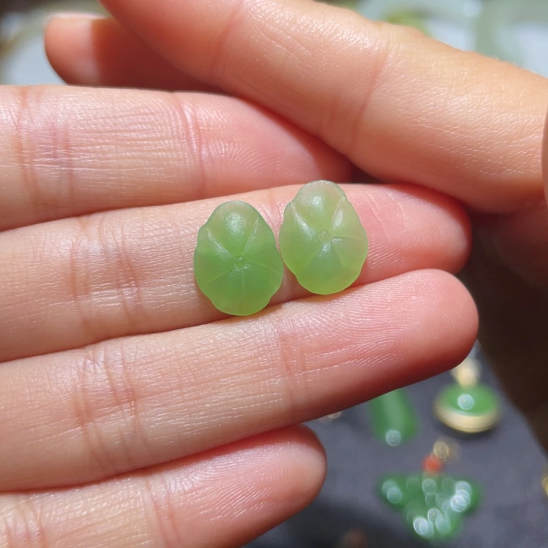 和田玉（碧玉）未镶嵌耳饰