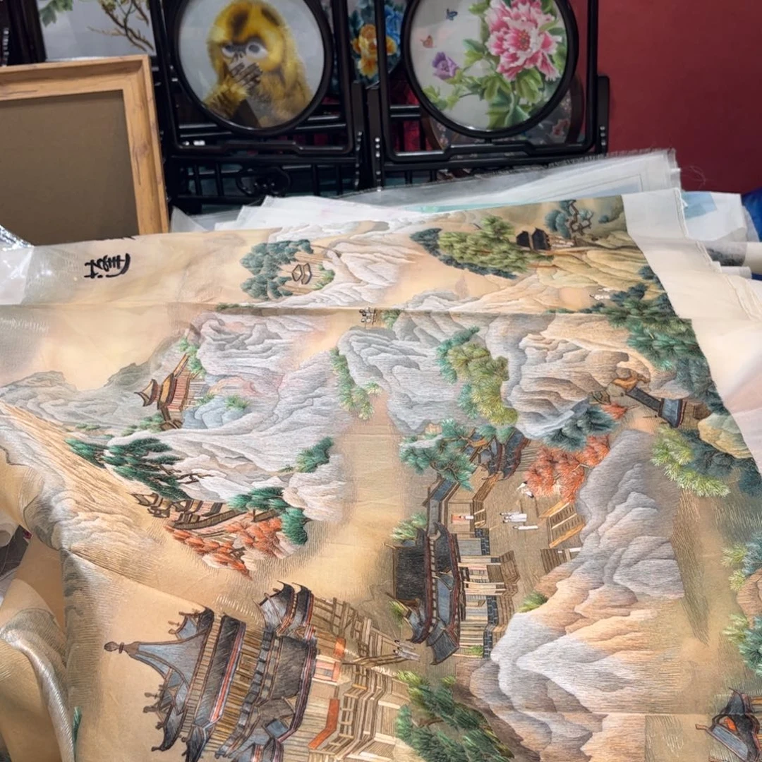 琴***姐织绣纯手工。纯手工？纯手工？