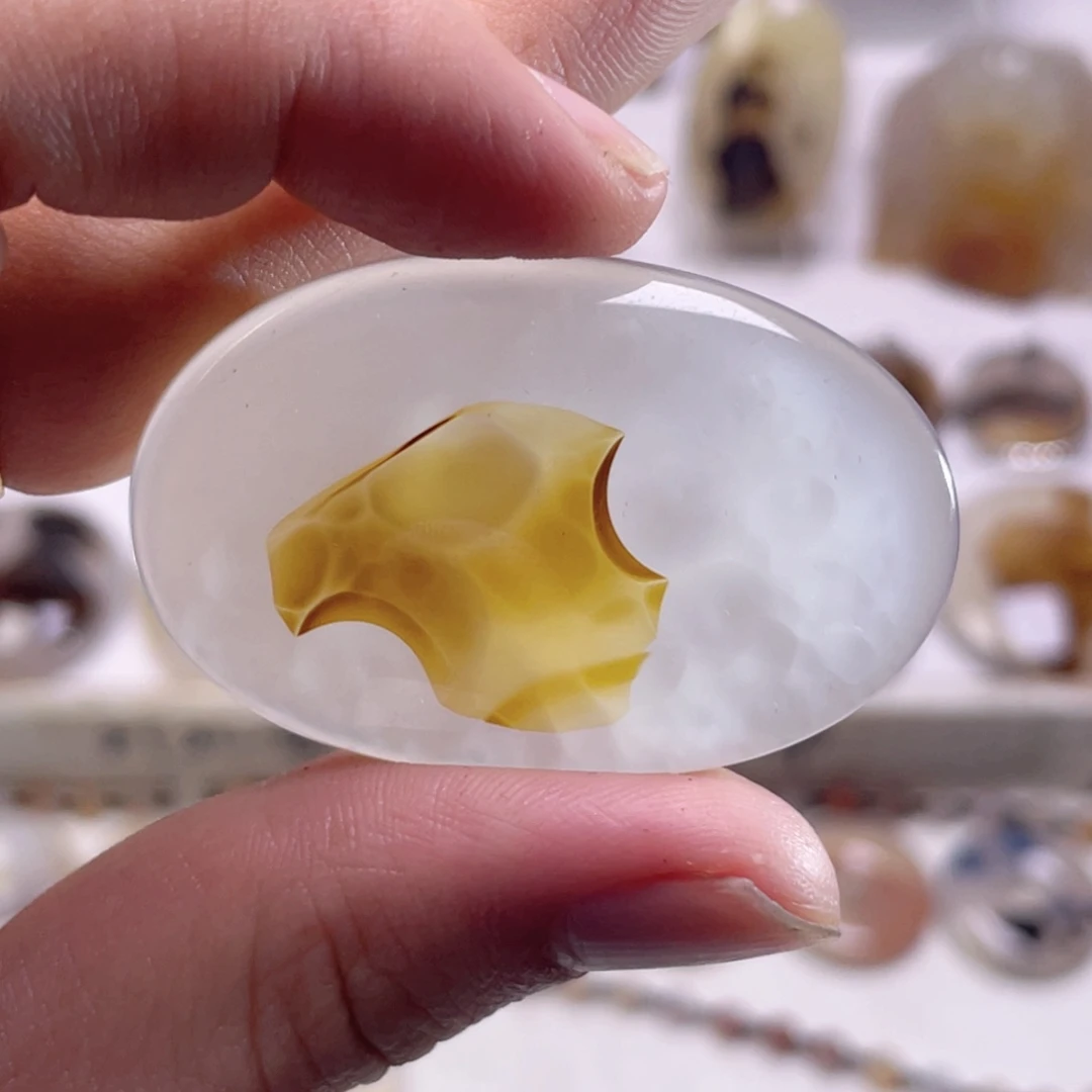 玛瑙/玉髓未镶嵌珠宝奇石