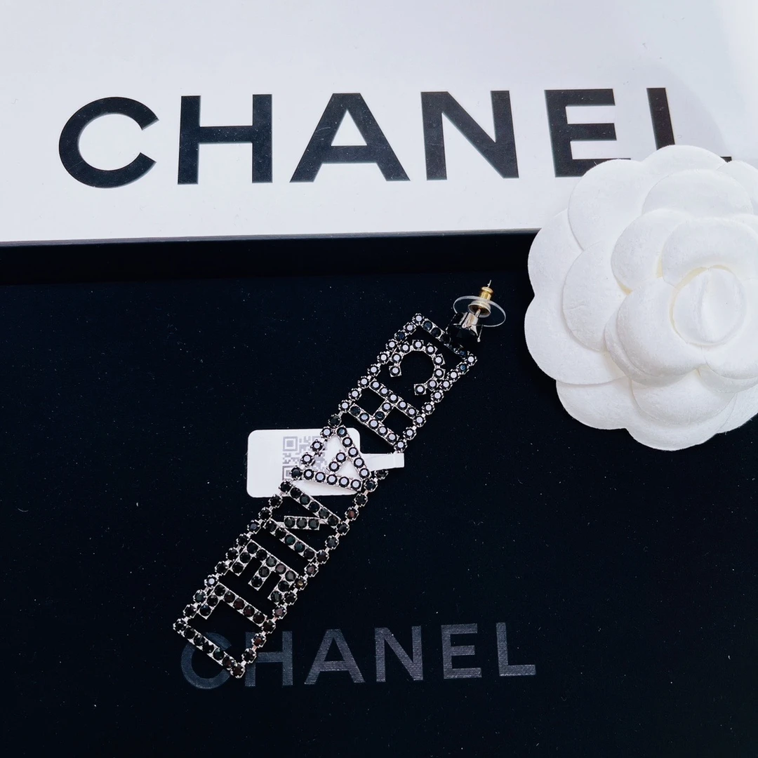 95新 Chanel/香奈儿 柚礼中古/香奈儿黑色字母耳钉单只CG501241