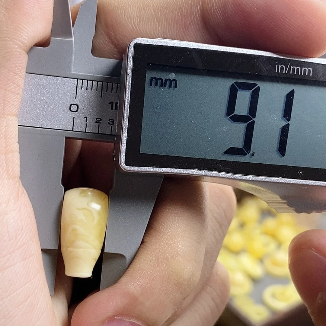 未镶嵌吊坠(不含链)蜜蜡