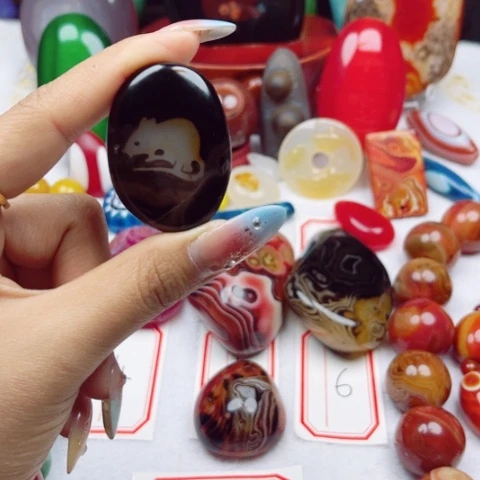 玛瑙/玉髓挂件未镶嵌