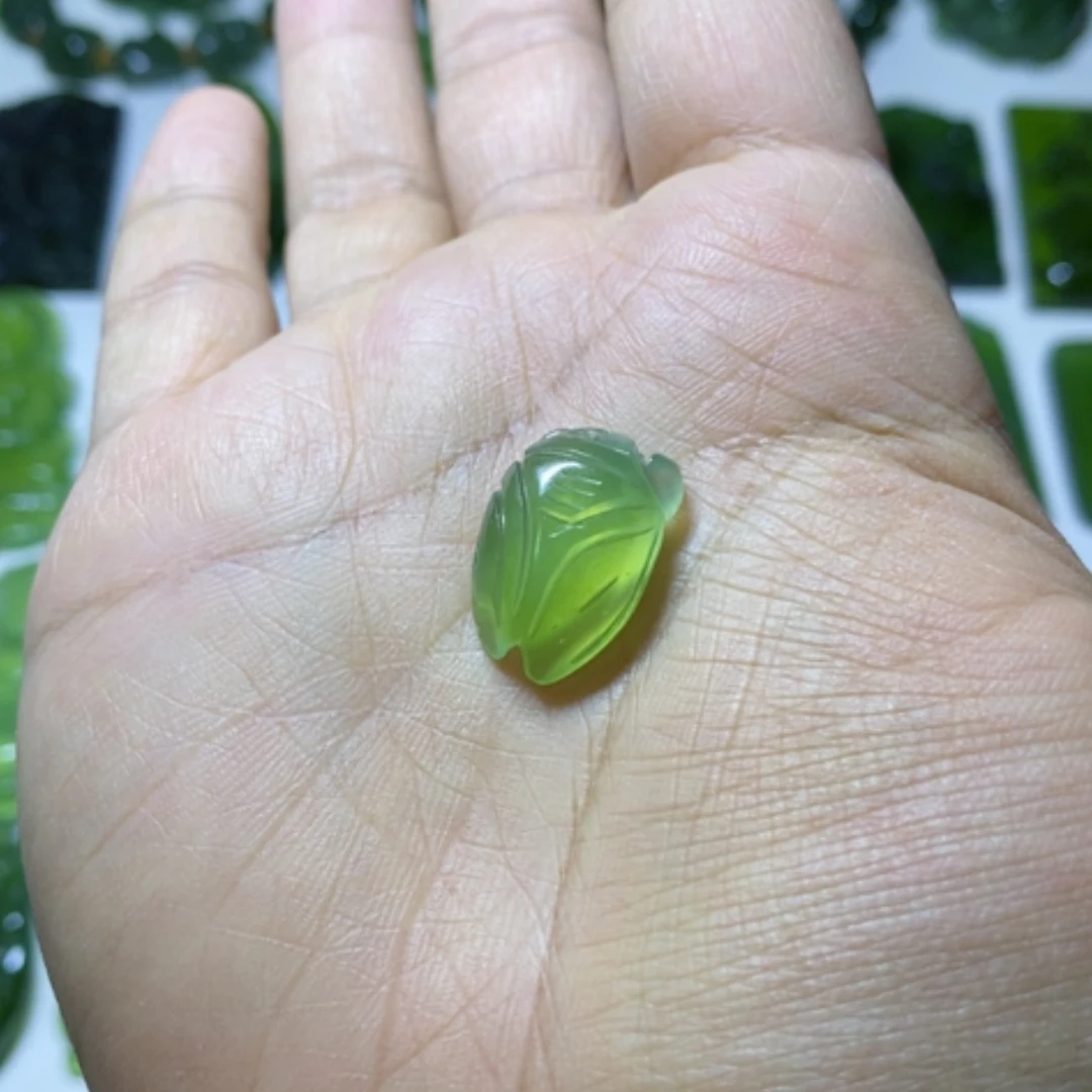 【闪购商品】未镶嵌蛇纹石玉颈饰