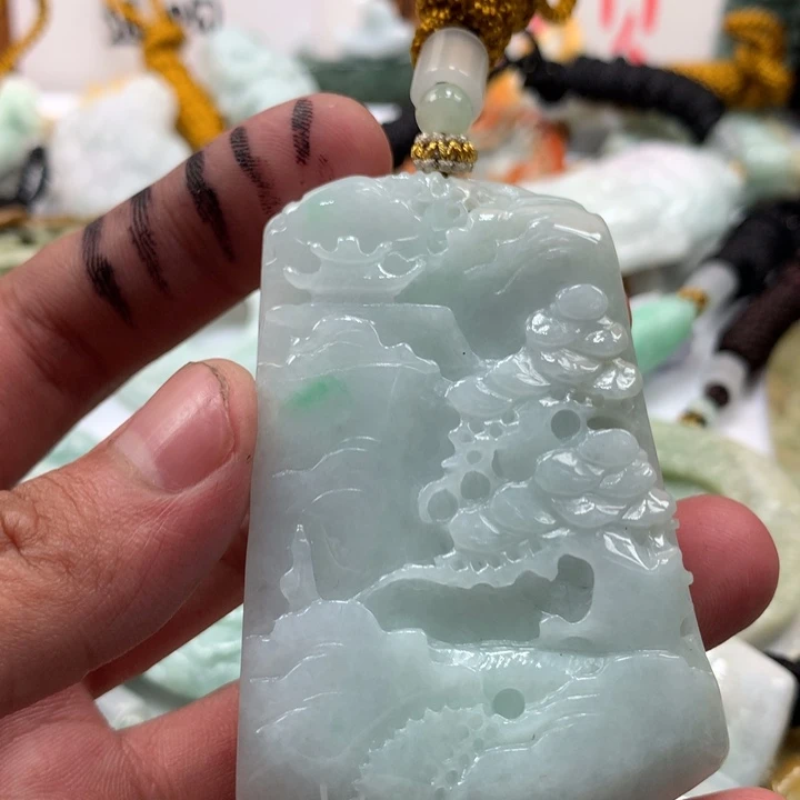 翡翠未镶嵌颈饰保真天然a货翡翠