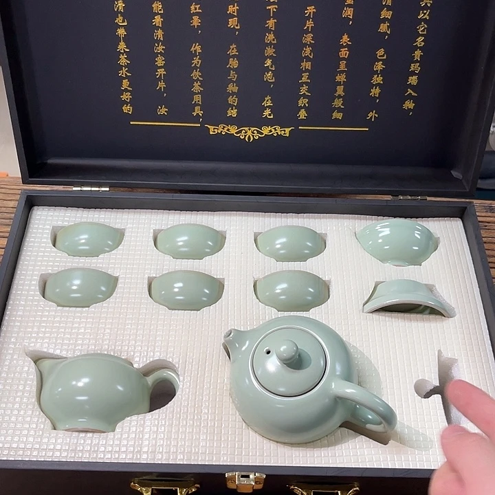 孤品茶具套装等。