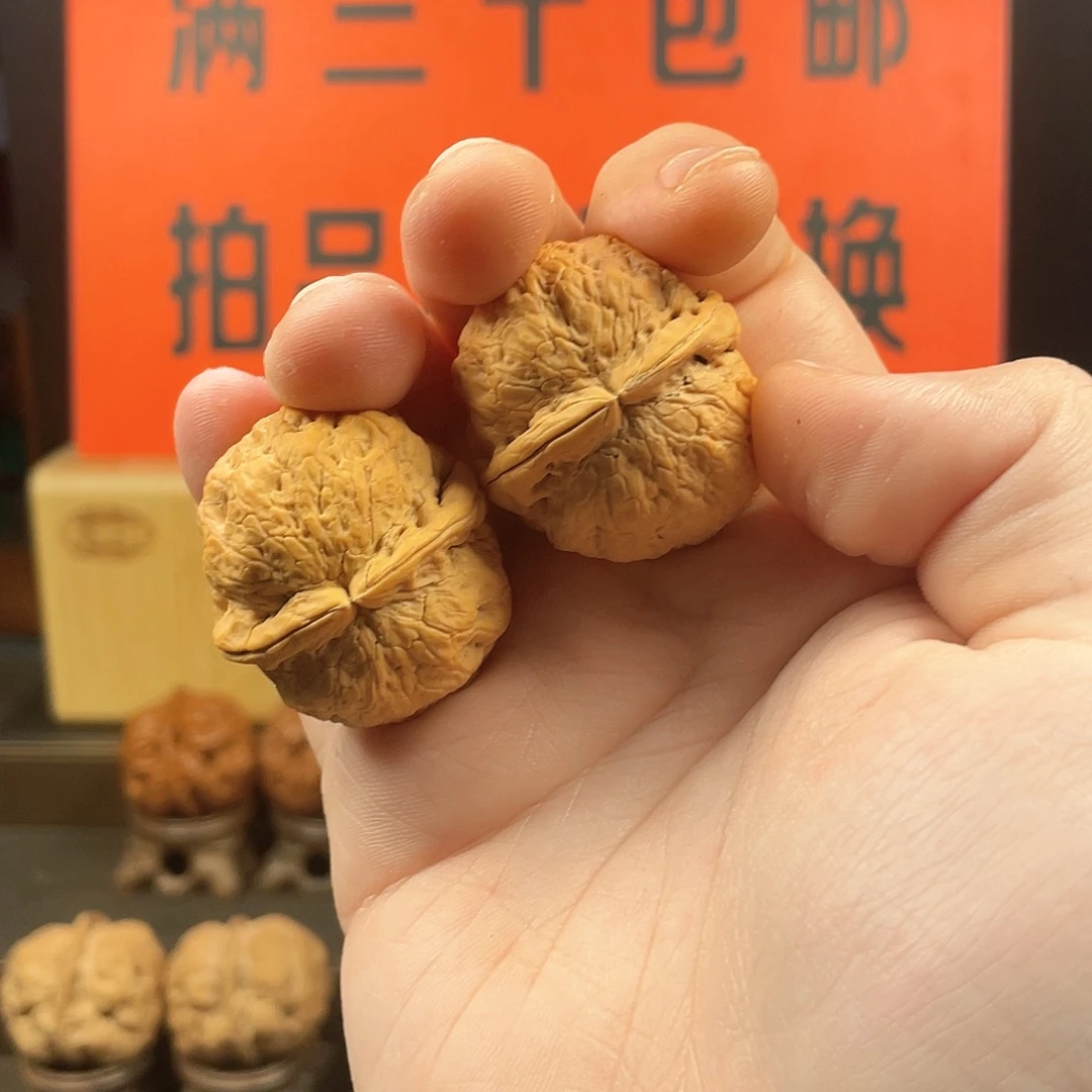 文玩核桃把件红河