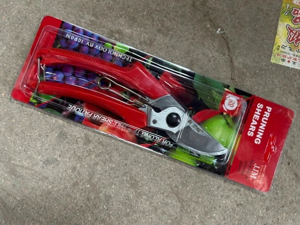 直播间断刀铺果树剪刀有瑕疵不影响使用