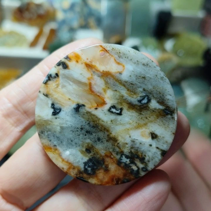 岫玉未镶嵌挂坠款式