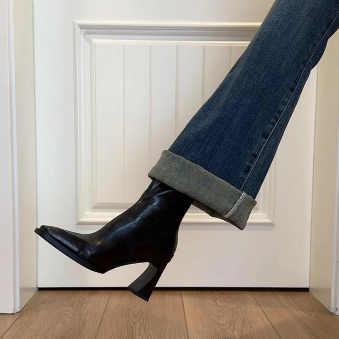 仿方头冬季高跟短靴女新款秋冬百搭瘦瘦靴棕色马丁靴子单靴黑色