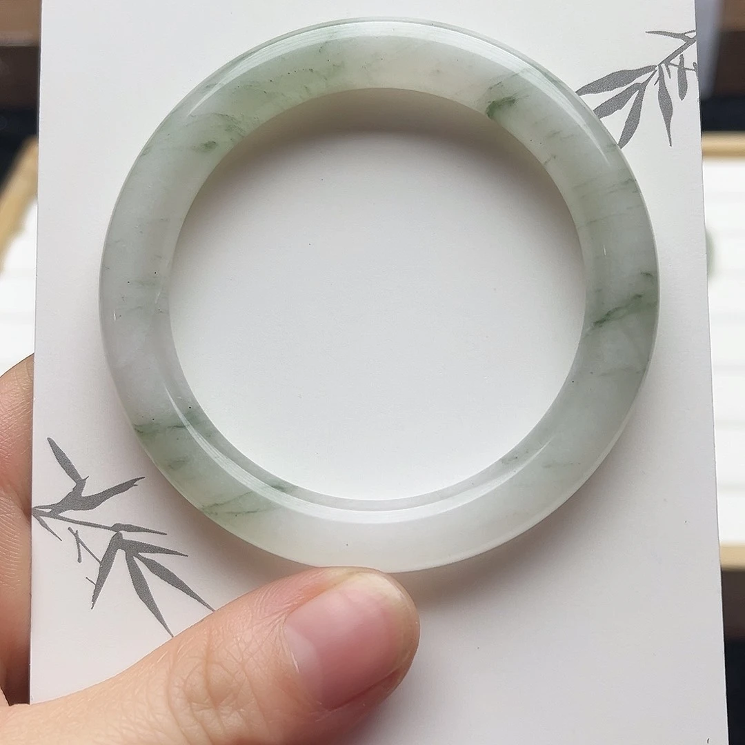 未镶嵌手镯石英质玉1