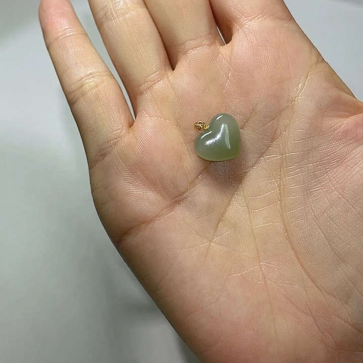 颈饰18K金镶嵌和田玉