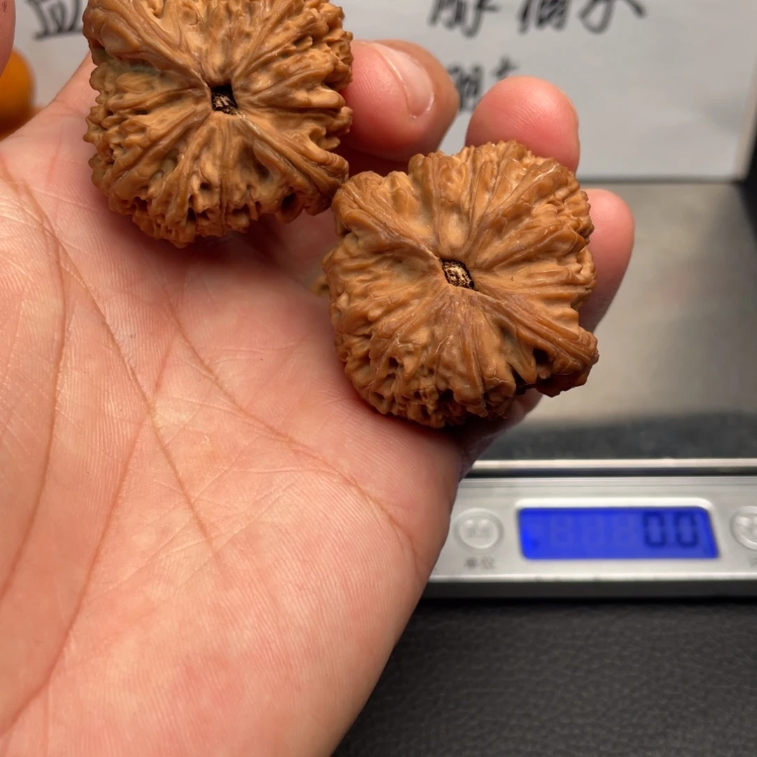 伍***潼吊坠文玩核桃南疆石