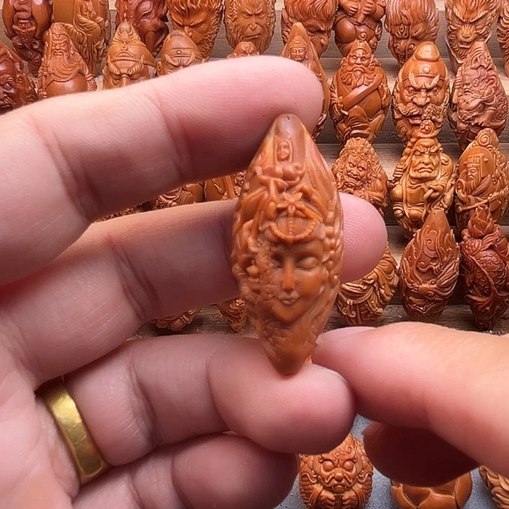 橄榄核吊坠18楼兰