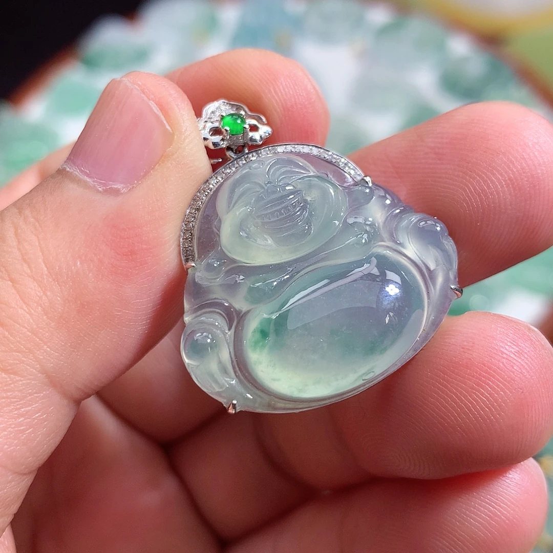 翡翠未镶嵌颈饰佛公