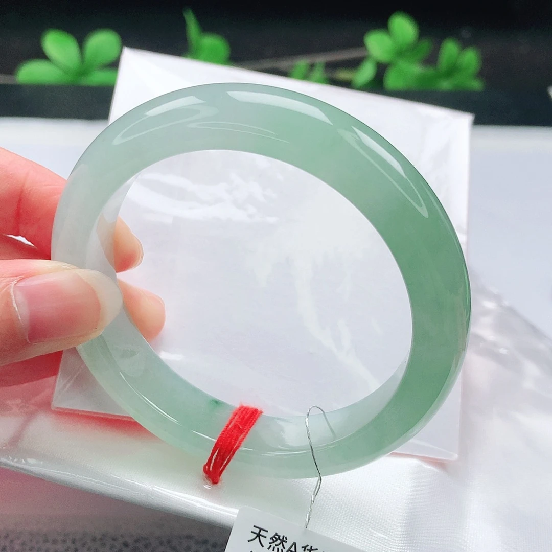 翡翠手镯未镶嵌55圈 ～强推
