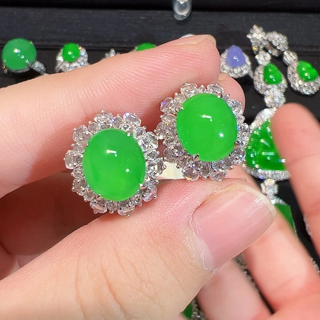 翡翠18K金镶嵌耳饰蛋面