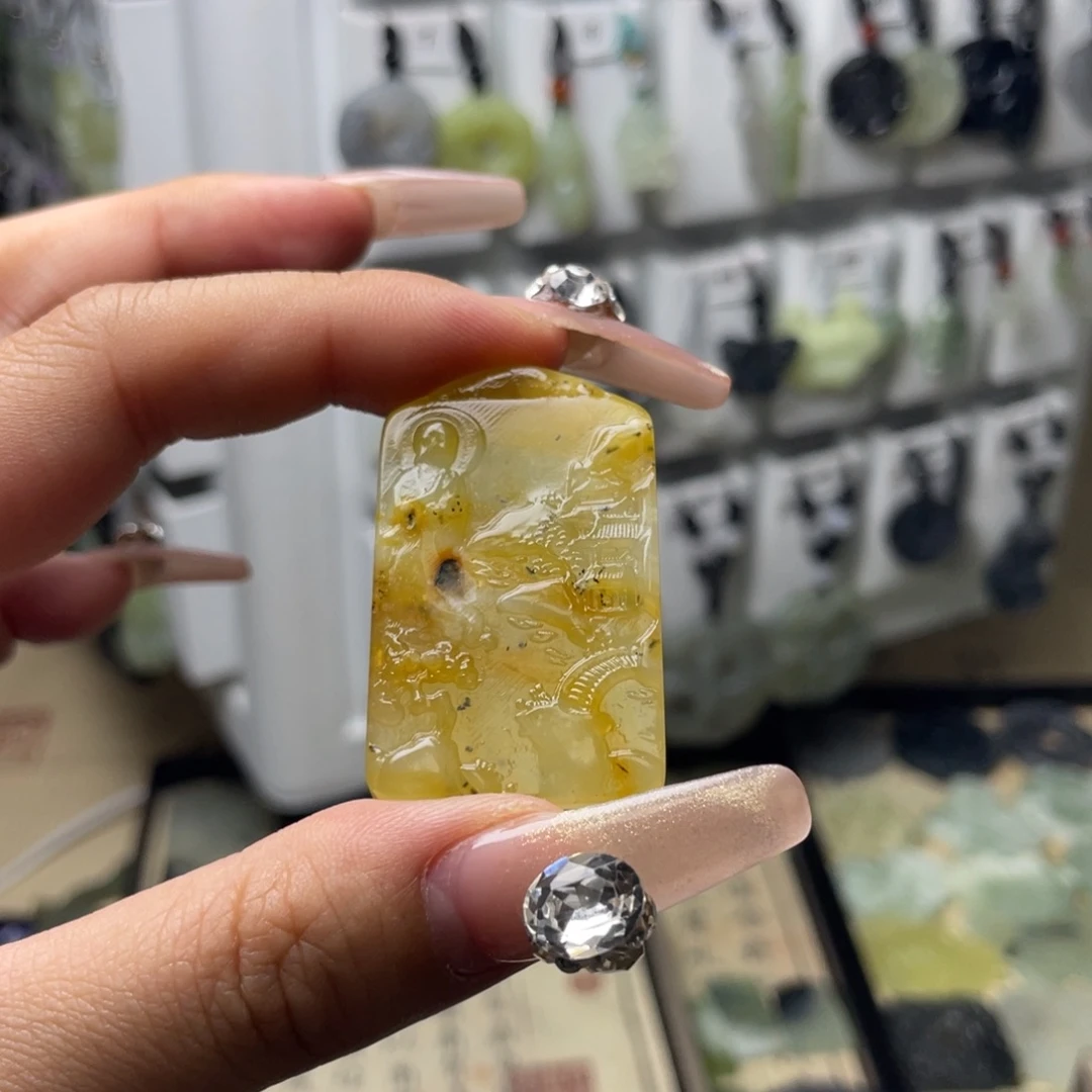 岫玉颈饰未镶嵌达*刘山水