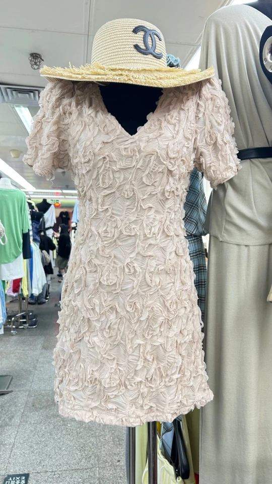 ✔️Q•iao韩系立体提花收腰V领气质显瘦夏裙