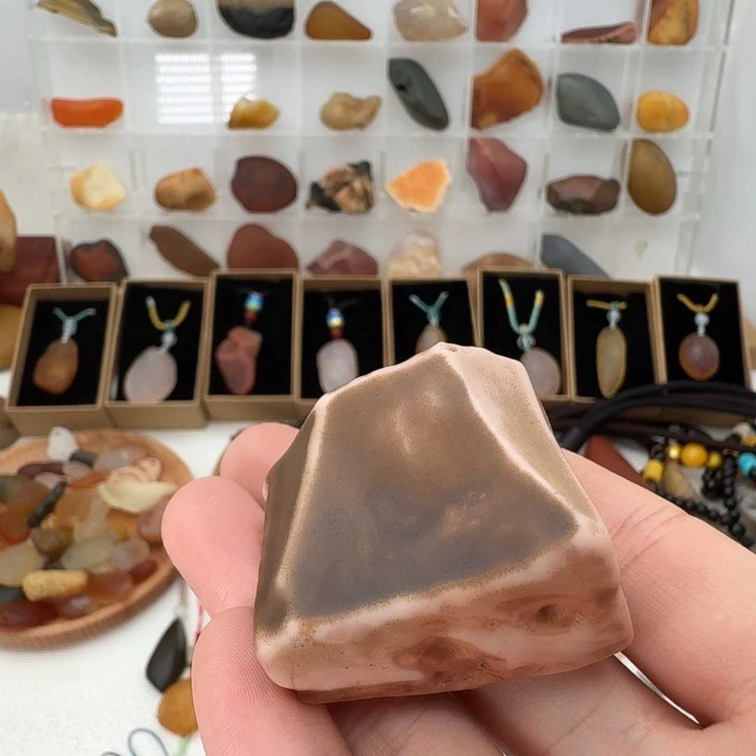 F***u只买单纯的吊坠，没带链子，属的性质。