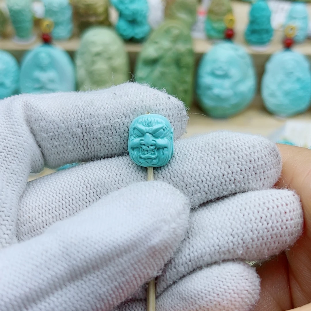 绿松石未镶嵌珠宝奇石