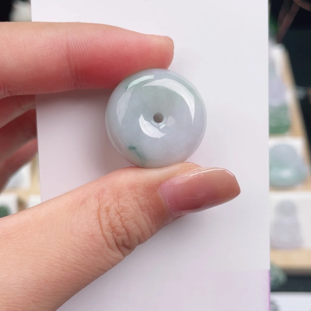 颈饰未镶嵌翡翠平安扣