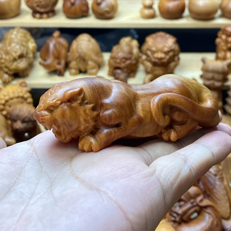 崖柏木雕 老虎手把件 摆件 虎虎生威